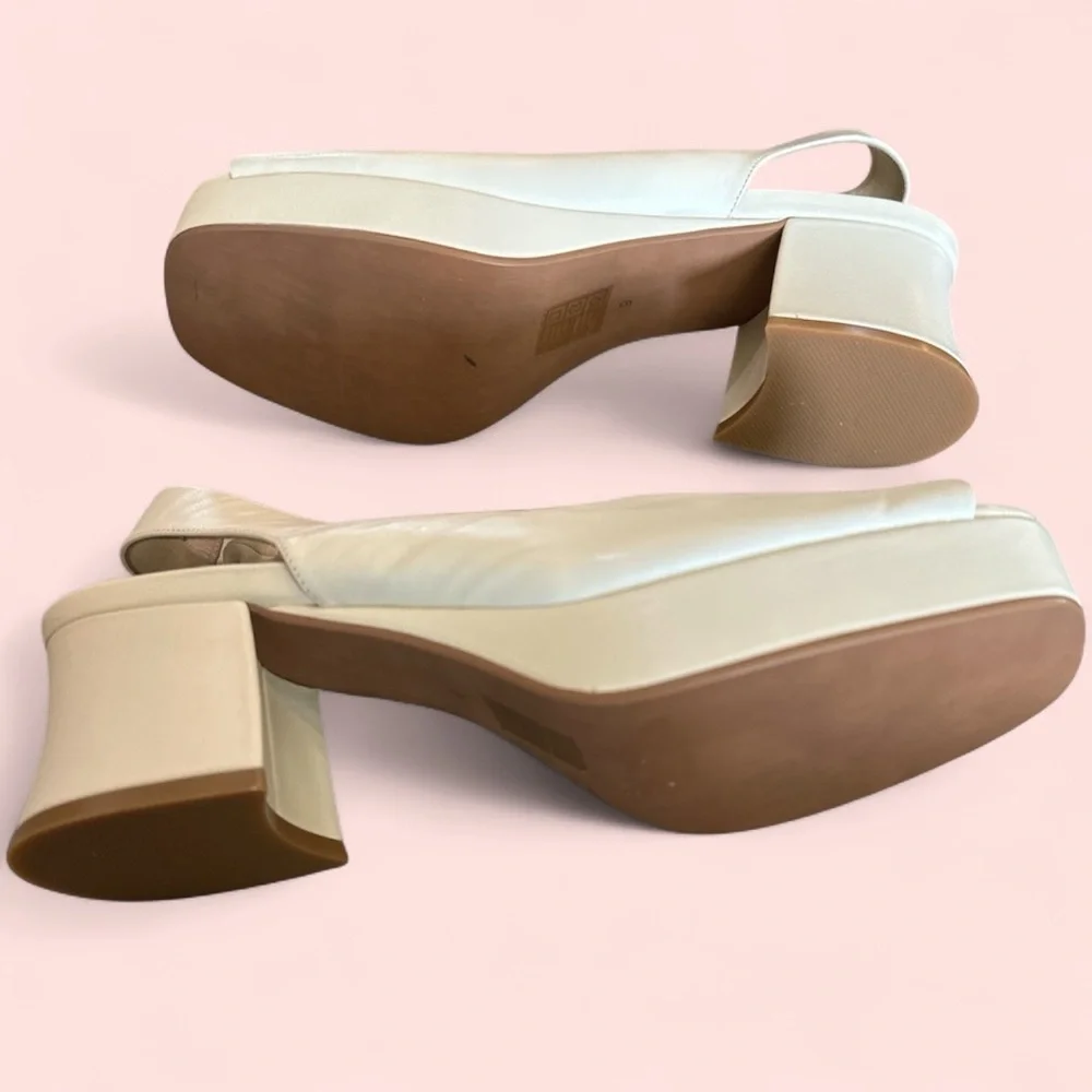 Jeffrey Campbell Cream Slingback Leather Sandals – Size 9 – 2.5” Heel - Picture 7 of 9